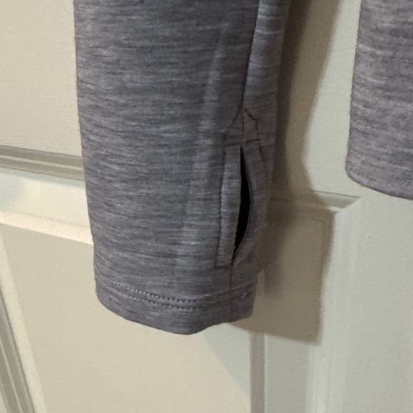 White House Black Market Heather Gray Women's Sweater - Picture 3 of 6